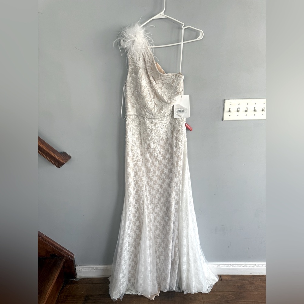Mac Duggal White One-Shoulder Gown with Feather Detail, size 8 NWT